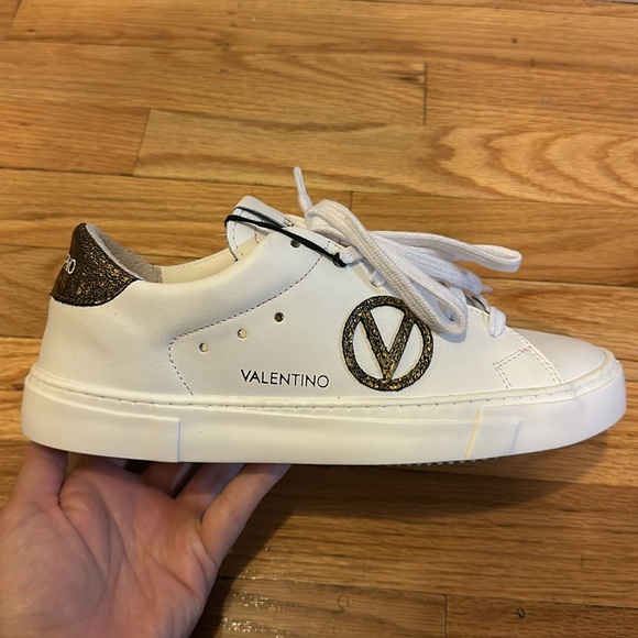 Brand new Valentino leather sneakers! - Picture 3 of 8